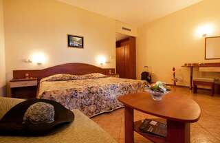 Отель Ljuljak Hotel Золотые Пески Двухместный номер с 1 кроватью или 2 отдельными кроватями-19
