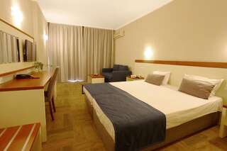 Отель Ljuljak Hotel Золотые Пески Двухместный номер с 1 кроватью или 2 отдельными кроватями-20