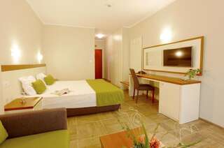 Отель Ljuljak Hotel Золотые Пески Двухместный номер с 1 кроватью или 2 отдельными кроватями-21